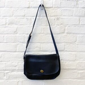 Coach || Vintage City Bag Shoulder Handbag Purse Turnlock Black Made in New York